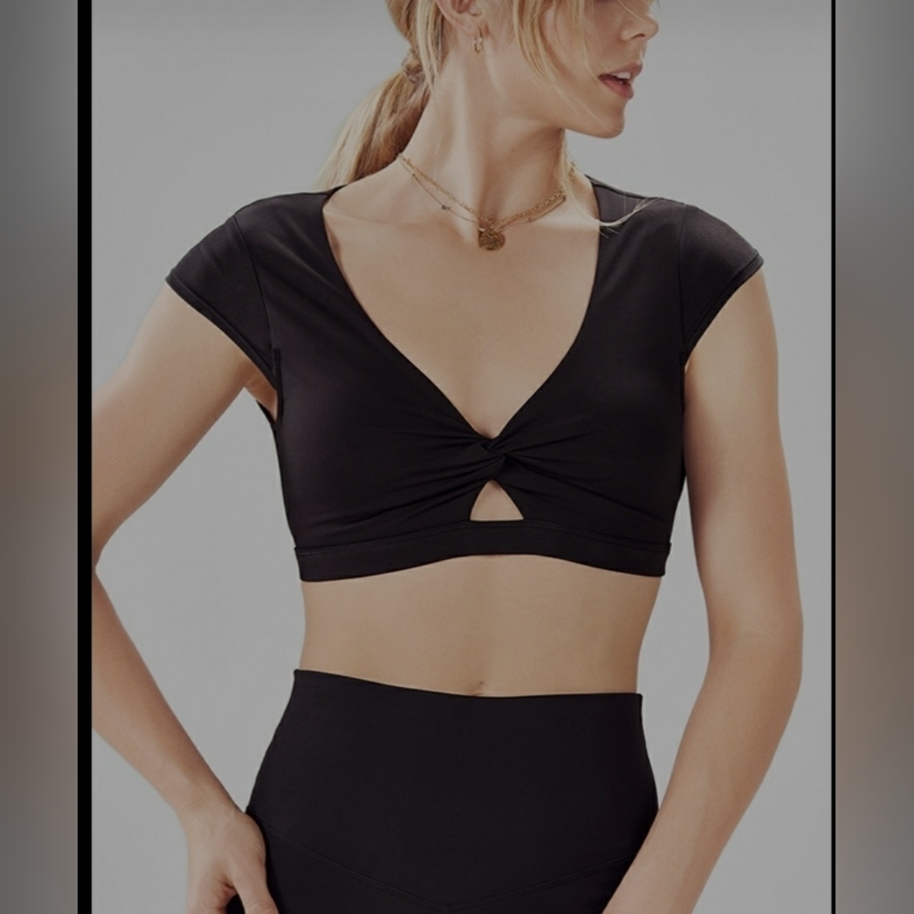 Black Twist Front Sports Bra